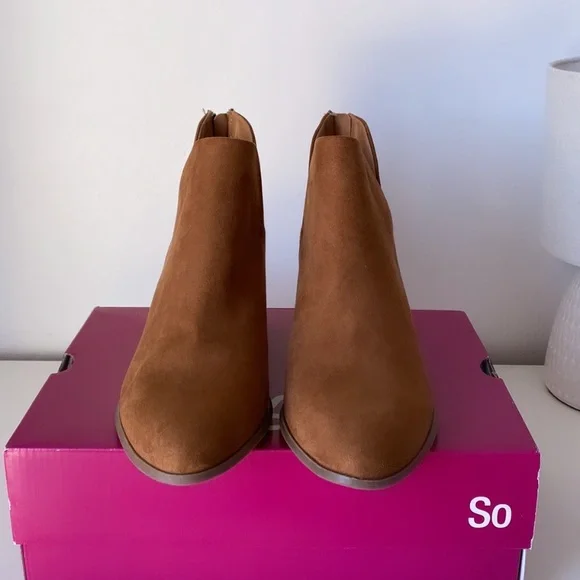 NWT SO Barb Ankle Boots, Brown - Picture 3 of 8